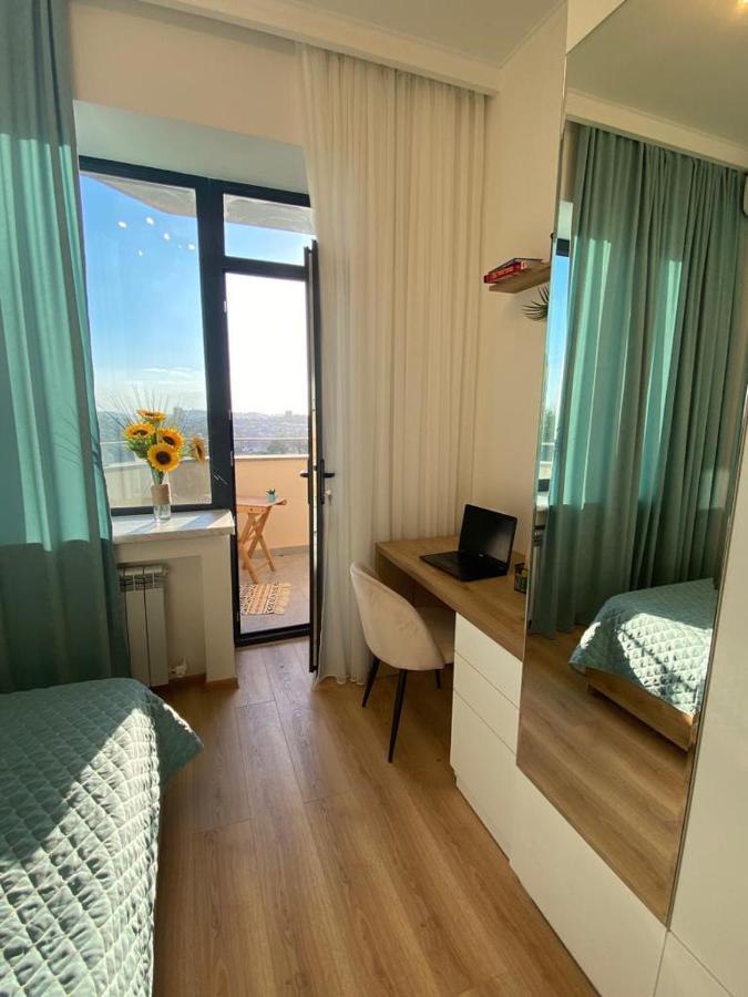 Beautiful Apartment With 3 Balconies In The Center Of Yerevan Exterior photo